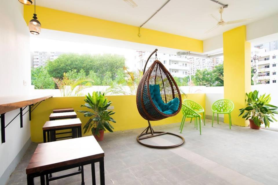Buzz Quarter Hotel Hyderabad Exterior photo
